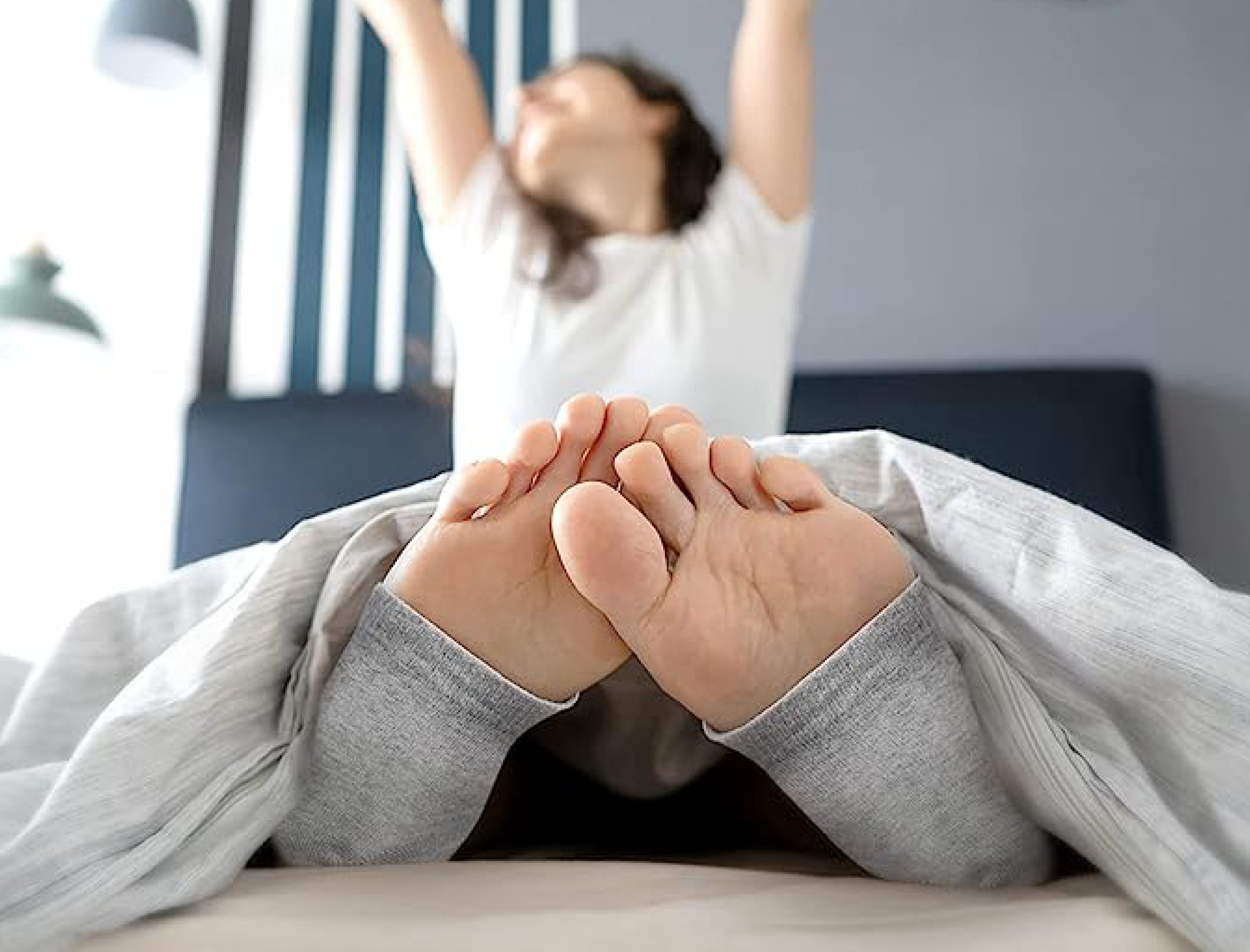 edinstvene vlažilne nogavice brez prstov za suhe in razpokane pete